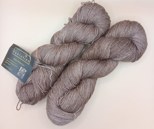 100G Merino/baby Alpaca/Silk hand dyed Yarn 4 Ply- "Peanut"