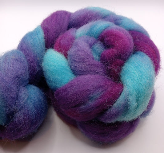 100G Radnor hand dyed fibre combed top - "Aqua Violet Fusion"